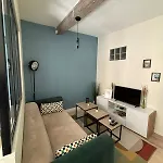 아파트 Spacious On The Edge Of The Historic Center *