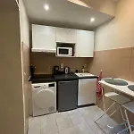 아파트 Spacious On The Edge Of The Historic Center
