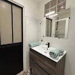 Spacious On The Edge Of The Historic Center *