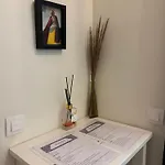 Spacious On The Edge Of The Historic Center 아파트 *