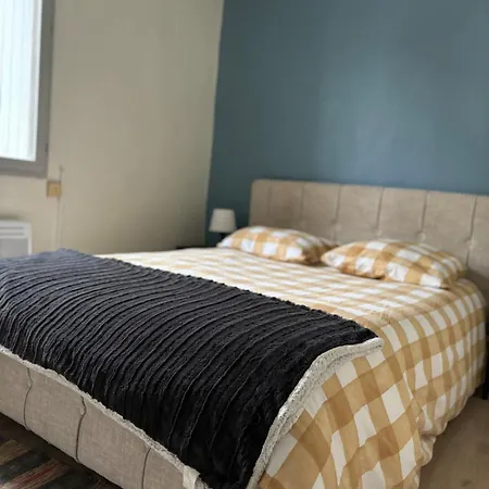 Spacious On The Edge Of The Historic Center