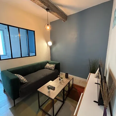 아파트 Spacious On The Edge Of The Historic Center *